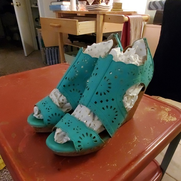 BKE Shoes - BKE teal wedges size 10m pre owned condition